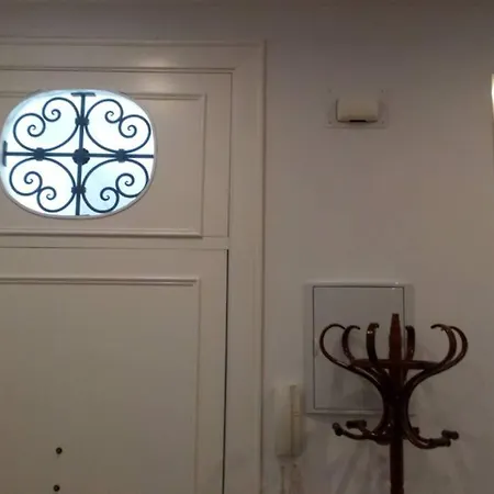 Apto Patio Andaluz. Máximo Confort Y Limpieza Apartamento *