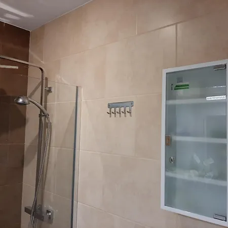 Apto Patio Andaluz. Máximo Confort Y Limpieza Apartamento *