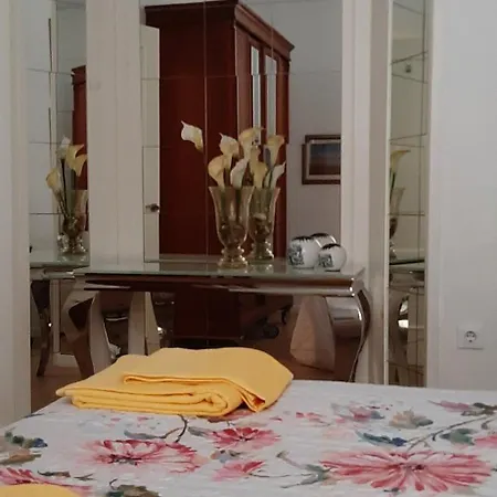 Apto Patio Andaluz. Máximo Confort Y Limpieza * Cádis